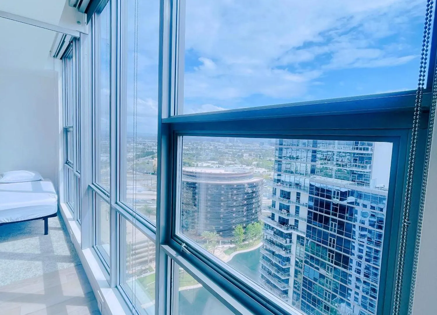 Oceanview 25Th Floor Luxury Penthouse Apartment Santa Ana