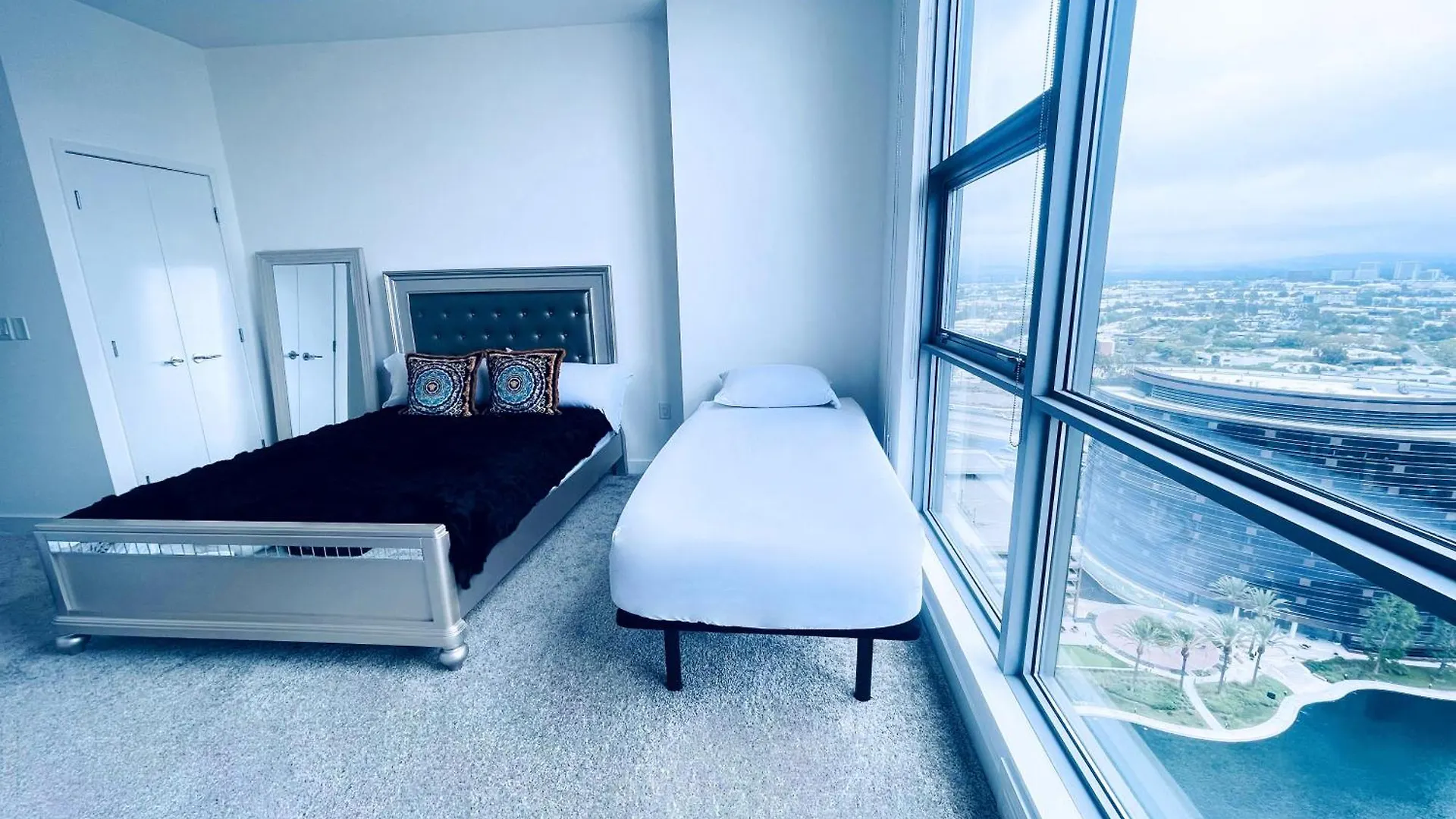 Oceanview 25Th Floor Luxury Penthouse Apartment Santa Ana