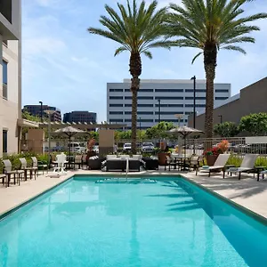 Courtyard By Marriott Orange County Hotel